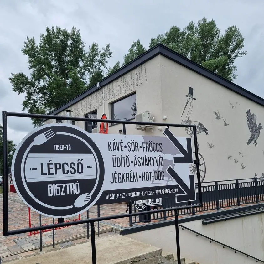 lépcső-nyitva